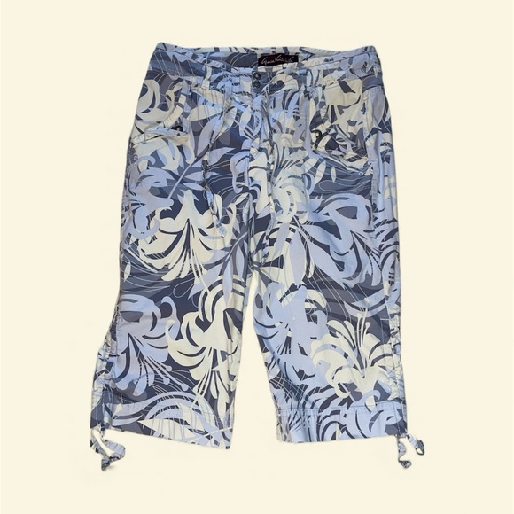 Gloria Vanderbilt Pants - Gloria Vanderbilt Floral Capri Snap Button Drawstring Pants in Blue and White